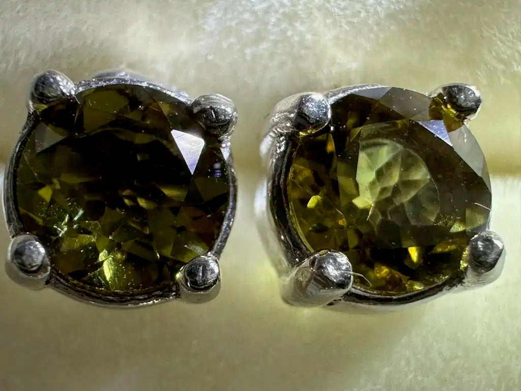 İlbir Anatolian Mountains Zultanite Rare Mineral Earring A Grade in Silver 925 100% Natural Crystal Gemstone - JING WEN CRYSTAL
