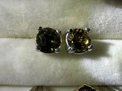 İlbir Anatolian Mountains Zultanite Rare Mineral Earring A Grade in Silver 925 100% Natural Crystal Gemstone - JING WEN CRYSTAL