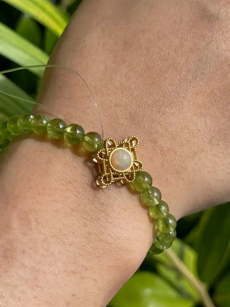Pakistan Peridot with Ethiopian Opal in Silver 925 Bracelet 5.8