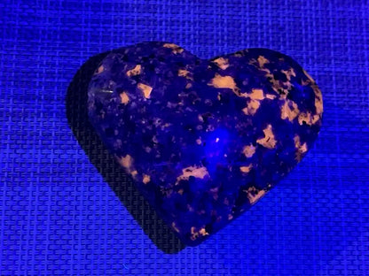 USA Yooperlite Heart Shape 100% Natural Crystal Gemstone - JING WEN CRYSTAL