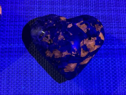 USA Yooperlite Heart Shape 100% Natural Crystal Gemstone - JING WEN CRYSTAL